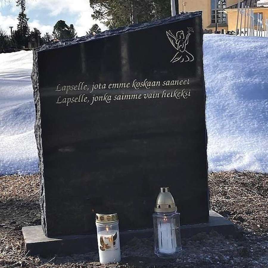 Tyhjän sylin muistopaikka Tornio.