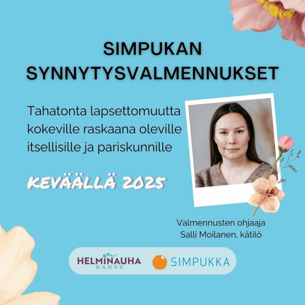 Synnytysvalmennusten ohjaaja Salli Moilanen katsoo kohti kameraa rauhallinen hymy kasvoillaan.