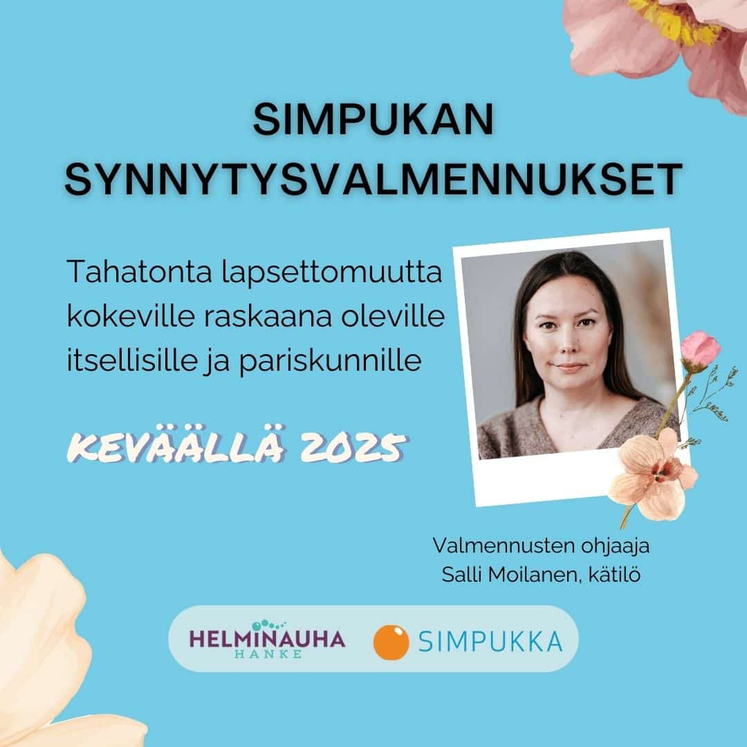 Synnytysvalmennusten ohjaaja Salli Moilanen katsoo kohti kameraa rauhallinen hymy kasvoillaan.