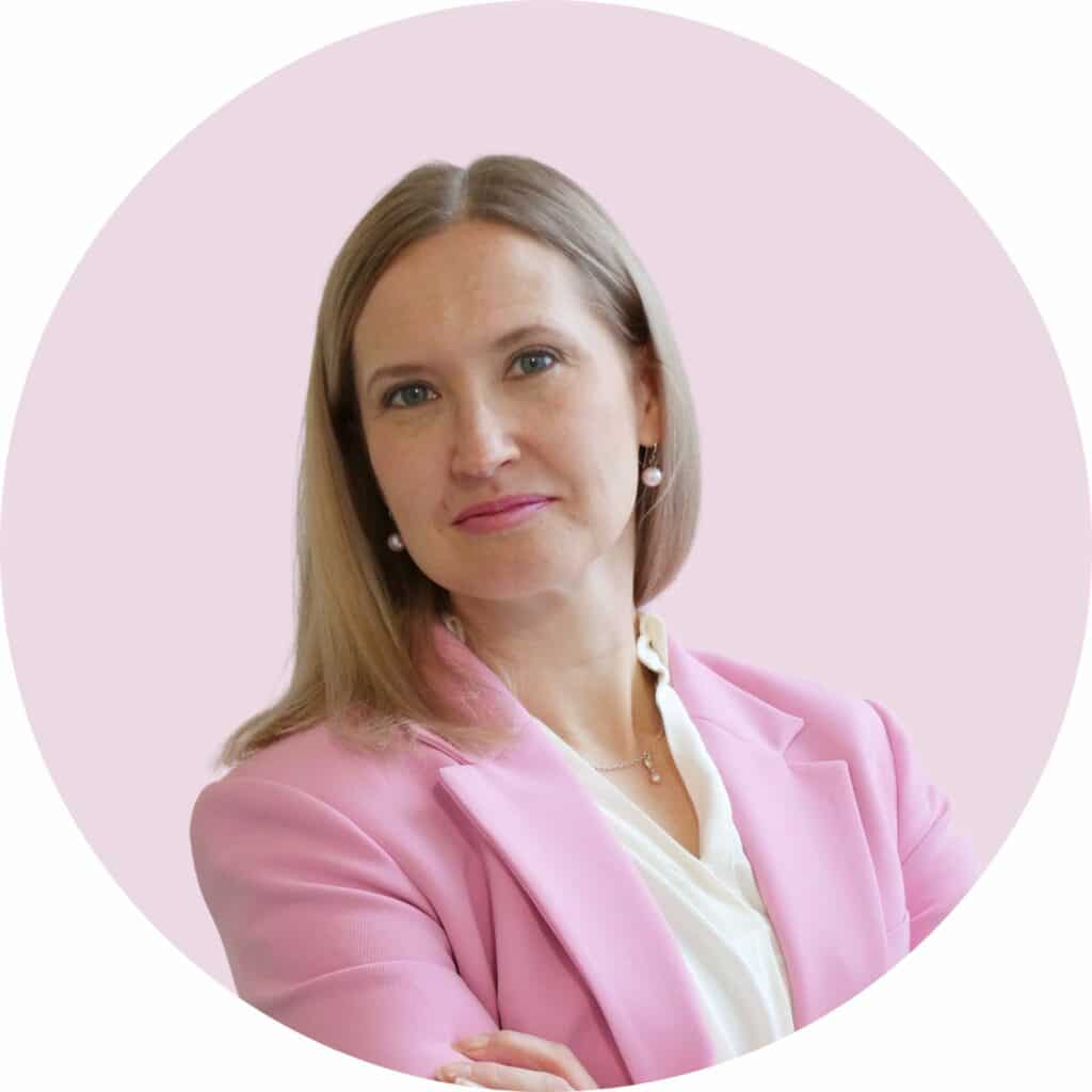 Kuvassa Piia Savio